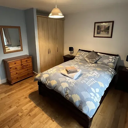 3 Bedroom Harbour View In キンセール