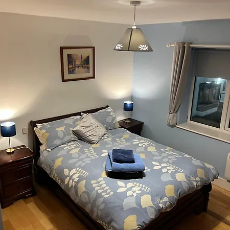 17 Shearwater Overlooking Kinsale Harbour *