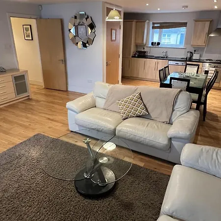 度假居 3 Bedroom Harbour View In 金塞尔