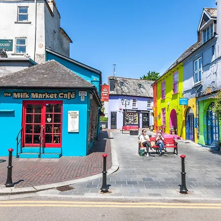 17 Shearwater Overlooking Kinsale Harbour 아파트