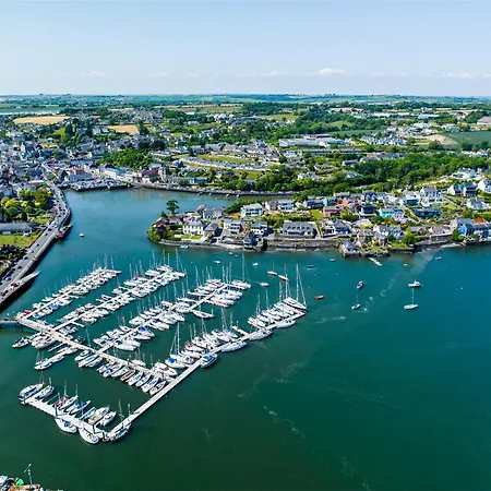 بيت للعطل 3 Bedroom Harbour View In
