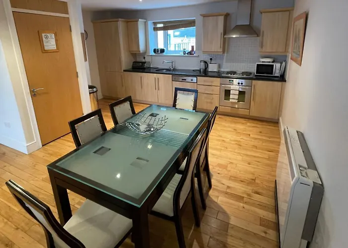 アパート 3 Bedroom Harbour View In