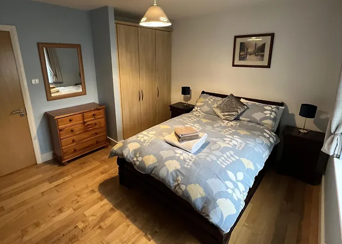 3 Bedroom Harbour View In キンセール